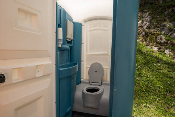 Best Portable restroom trailer rental  in Lees Summit, MO
